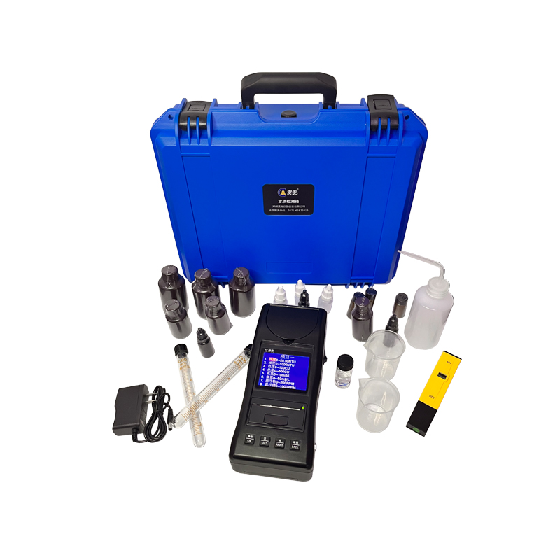多參數(shù)水質(zhì)監(jiān)測儀產(chǎn)品展示